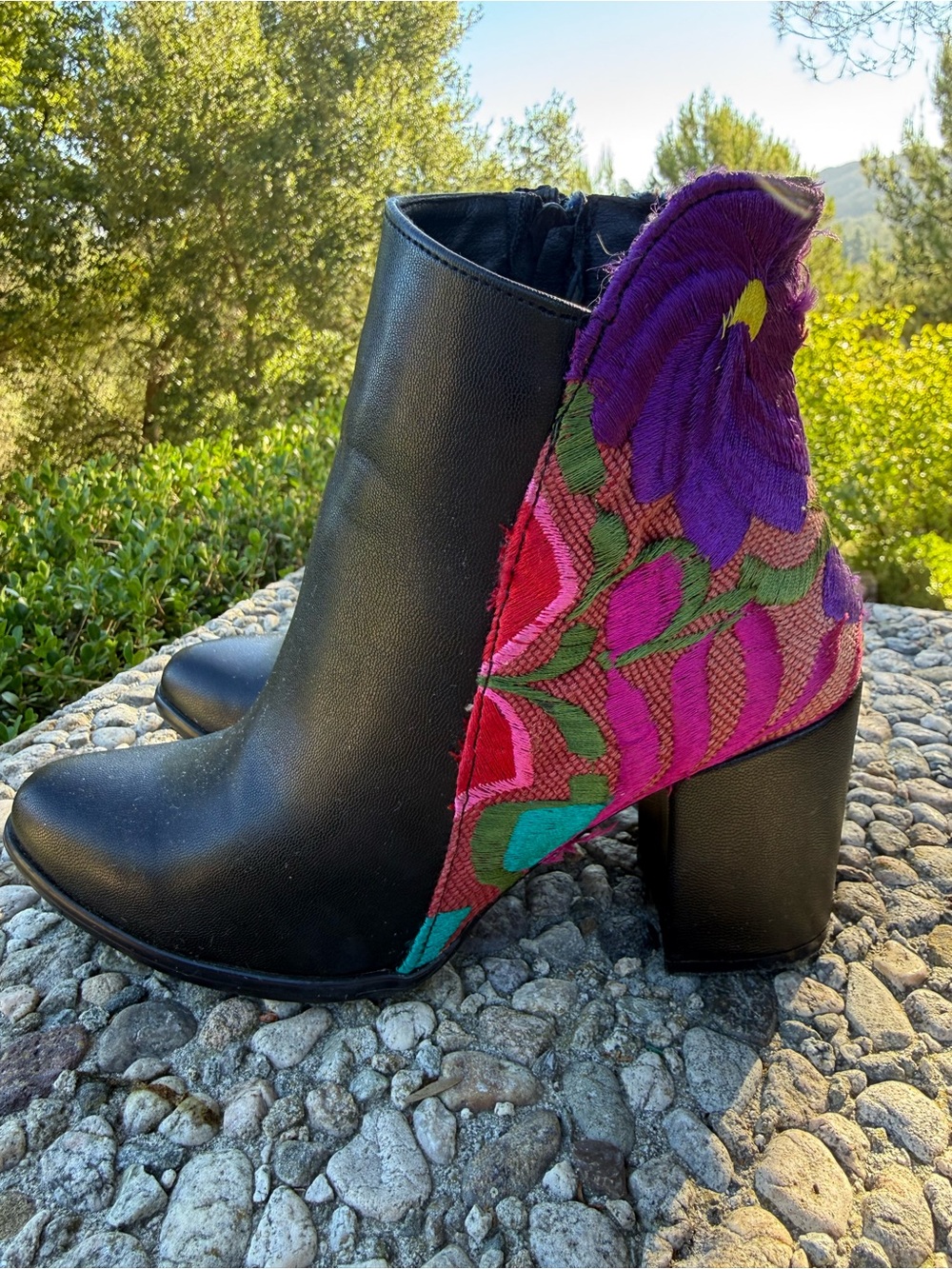 Beautiful Embroidered Ankle Boots 🖤🌸 - Picture 5 of 13